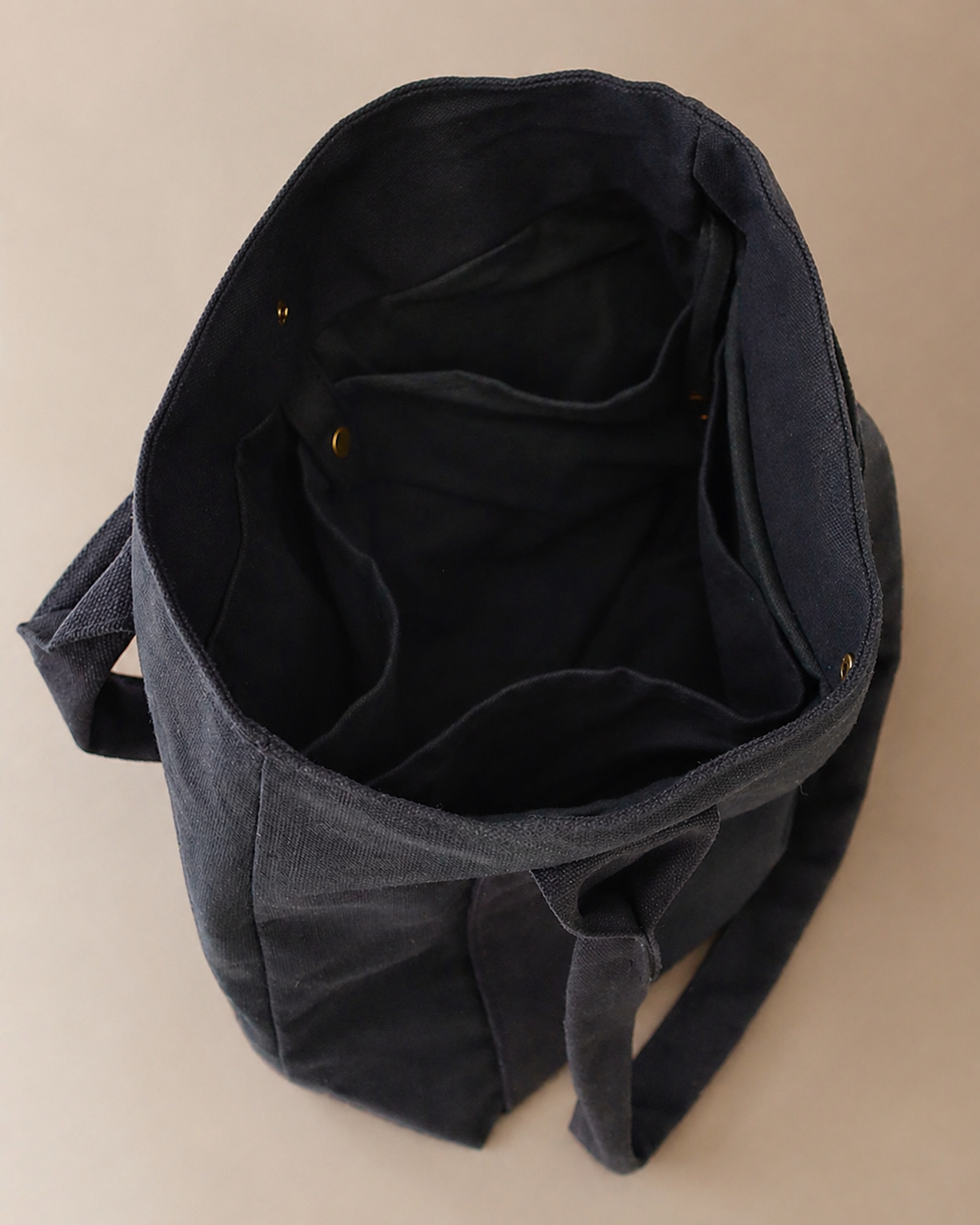 black tote bag with pockets