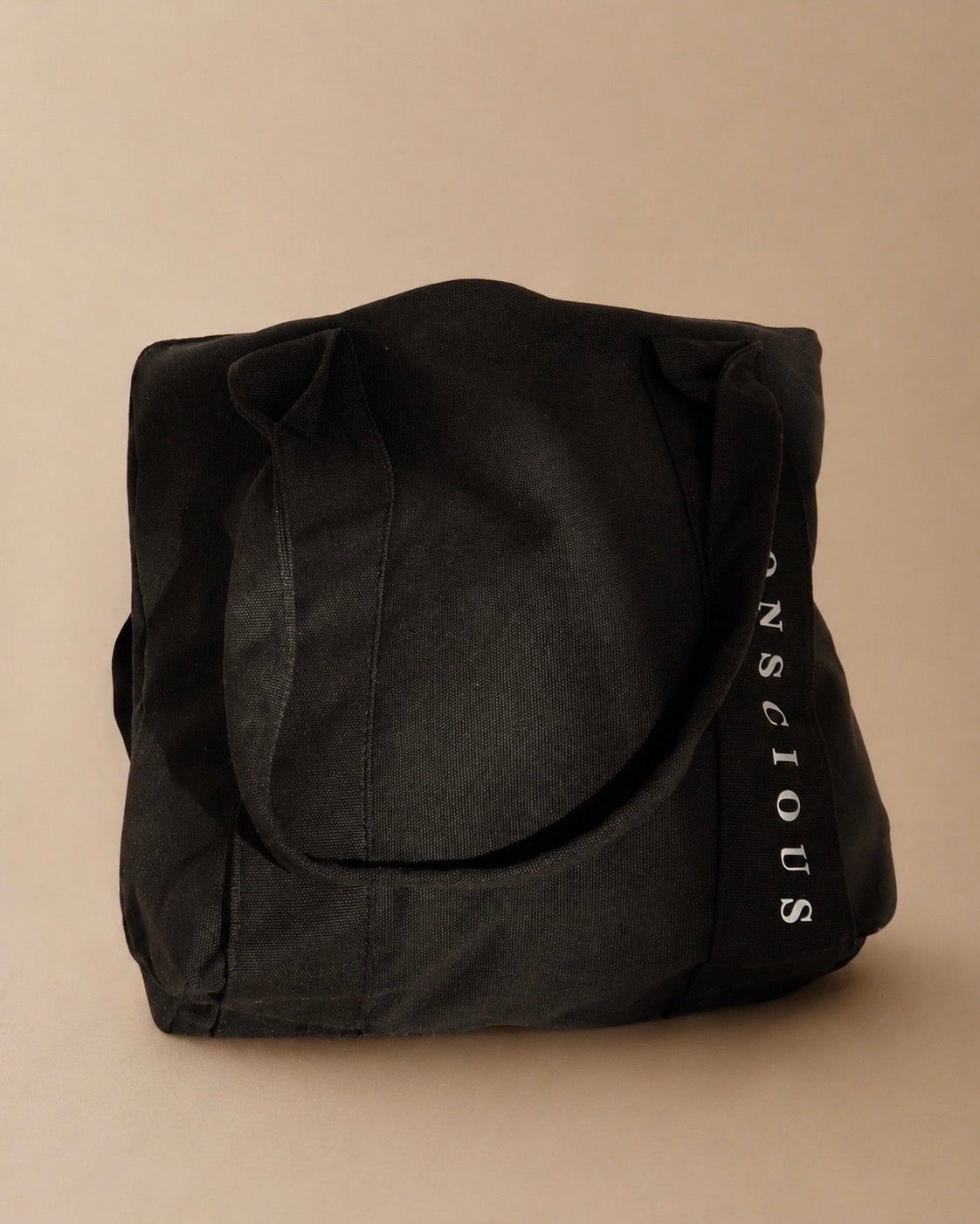 black tote bag with pockets